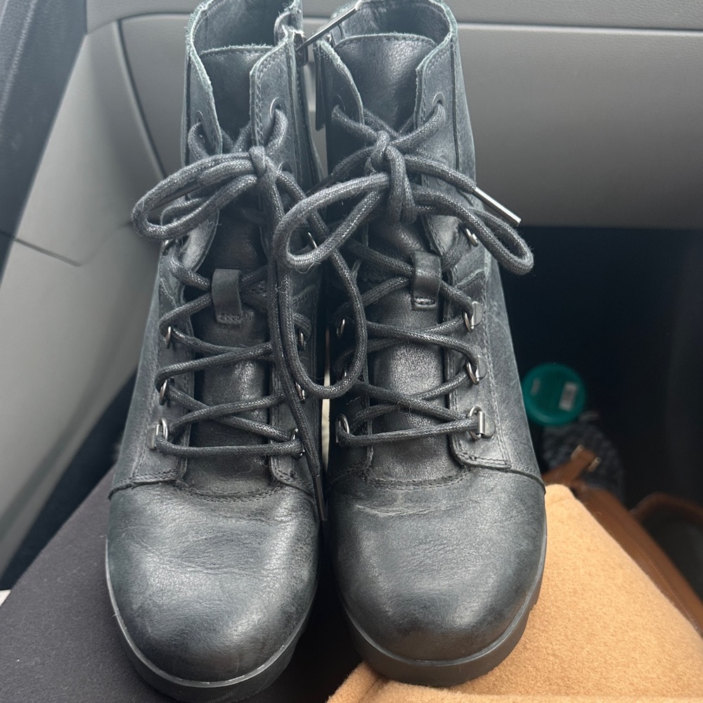 Sorel Charcoal Lace-Up Boots